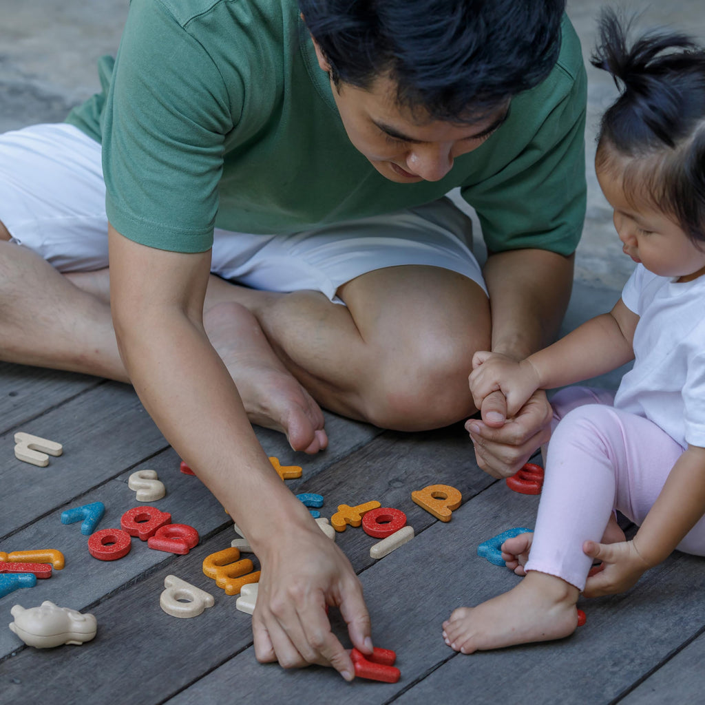 PlanToys Wooden A–Z Alphabet & Hand Sign Learning Toy