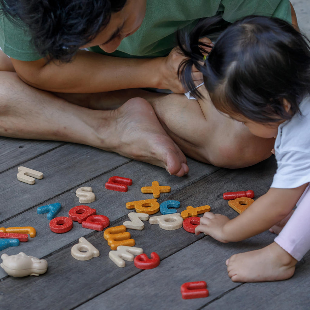 PlanToys Wooden A–Z Alphabet & Hand Sign Learning Toy